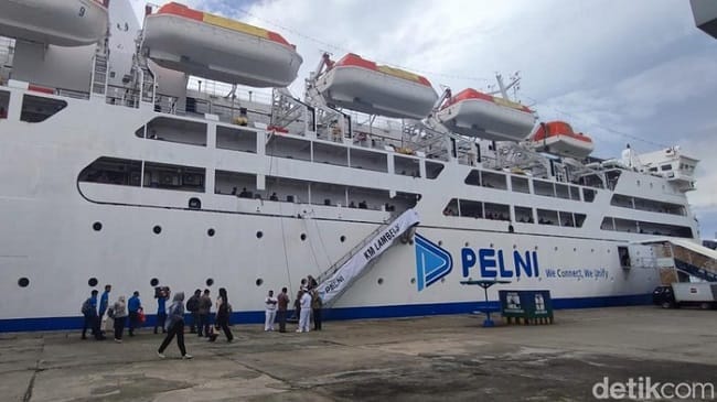 Ilustrasi.Foto: Kapal Pelni KM Lambelu saat sandar di Pelabuhan Soekarno-Hatta, Makassar. (Abadi Tamrin/detikSulsel)