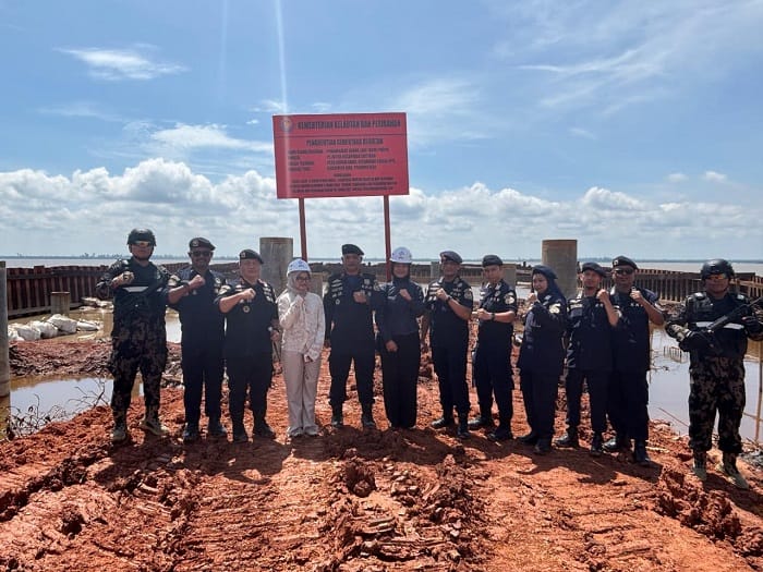 KKP Tindak Pemanfaatan Ruang Laut Tanpa Izin, Dua Perusahaan Disegel di Riau