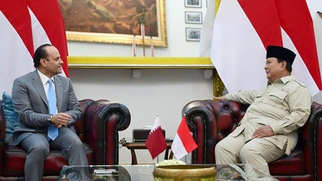 Presiden Prabowo menerima kunjungan dari Wakil PM Qatar, Sheikh Saoud bin Abdulrahman bin Hassan bin Ali Al Thani. (Foto: Muchlis Jr - Biro Sekretariat Presiden) Presiden Prabowo menerima kunjungan dari Wakil PM Qatar, Sheikh Saoud bin Abdulrahman bin Hassan bin Ali Al Thani. (Foto: Muchlis Jr - Biro Sekretariat Presiden)
