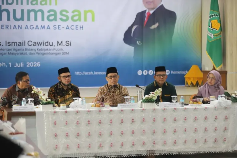Staf Khusus Menteri Agama Bidang Kebijakan Publik, Media/Hubungan Masyarakat, dan Pengembangan Sumber Daya Manusia, Dr Drs Ismail Cawidu MSi, saat memberikan, Rabu, (01/07/2026).