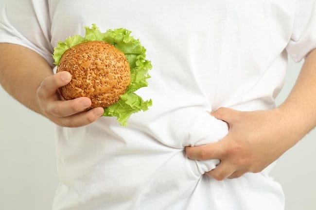 Ilustrasi obesitas. Italia yang dikenal dengan pola makan Mediterania kini menghadapi persoalan obesitas anak, terutama di wilayah selatan negara tersebut.(Freepik/atlascompany) Ilustrasi obesitas. Italia yang dikenal dengan pola makan Mediterania kini menghadapi persoalan obesitas anak, terutama di wilayah selatan negara tersebut.(Freepik/atlascompany)
