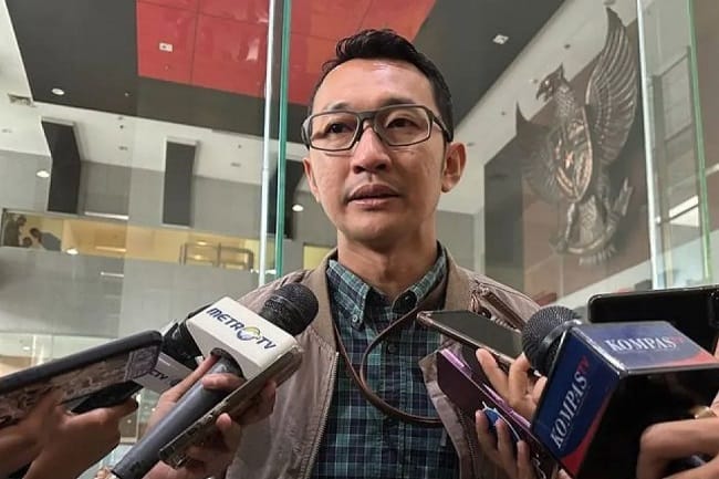 Juru Bicara Komisi Pemberantasan Korupsi Budi Prasetyo memberikan keterangan di Gedung Merah Putih KPK, Jakarta, Kamis (18/12/2025). (ANTARA/Rio Feisal/am)
