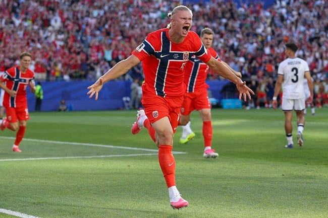 Penyerang Norwegia Erling Haaland merayakan gol pertama untuk timnya dalam pertandingan Grup I Piala Dunia FIFA 2026 antara Irak dan Norwegia di Boston Stadium pada Rabu (17/6/2026) pagi WIB, di Foxborough, Massachusetts, Amerika Serikat.(GETTY IMAGES NORTH AMERICA/JUSTIN SETTERFIELD via AFP)