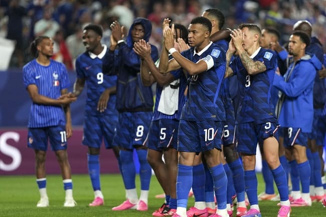Kylian Mbappe (depan) dkk dari timnas Perancis bertepuk tangan setelah pertandingan Grup I antara Prancis dan Irak di Piala Dunia FIFA 2026 di Stadion Philadelphia di Philadelphia, Amerika Serikat, 22 Juni 2026.(XinHua/Lui Siu Wai) Kylian Mbappe (depan) dkk dari timnas Perancis bertepuk tangan setelah pertandingan Grup I antara Prancis dan Irak di Piala Dunia FIFA 2026 di Stadion Philadelphia di Philadelphia, Amerika Serikat, 22 Juni 2026.(XinHua/Lui Siu Wai)