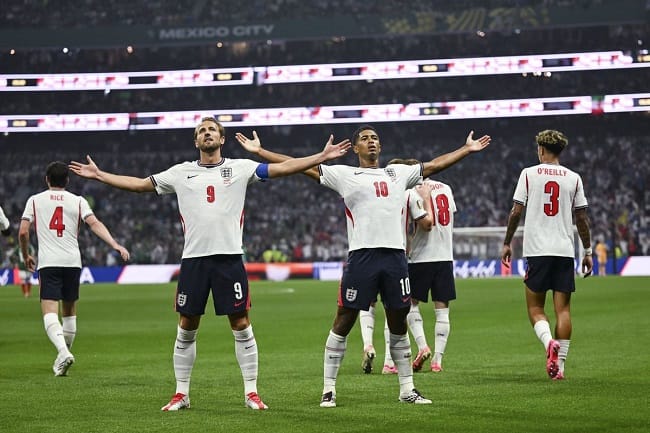 Dua pemain timnas Inggris, Harry Kane dan Jude Bellingham, merayakan gol pada duel babak 16 besar Piala Dunia 2026 Meksiko vs Inggris bergulir di Stadion Azteca pada Senin (6/7/2026) pukul 08.00 WIB.(XINHUA/WU WEI) Dua pemain timnas Inggris, Harry Kane dan Jude Bellingham, merayakan gol pada duel babak 16 besar Piala Dunia 2026 Meksiko vs Inggris bergulir di Stadion Azteca pada Senin (6/7/2026) pukul 08.00 WIB.(XINHUA/WU WEI)