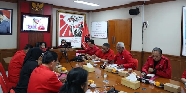 Megawati saat memimpin rapat DPP PDIP.