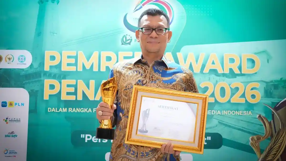 PEMRED AWARD 2026 - Wakil Ketua DPRK Banda Aceh, Dr Musriadi SPd MPd menerima Pemred Award 2026 pada malam puncak Hari Ulang Tahun (HUT) ke-3 Forum Pimpinan Redaksi Multimedia Indonesia di Hotel Alana Yogyakarta, Sabtu (18/7/2026). PEMRED AWARD 2026 - Wakil Ketua DPRK Banda Aceh, Dr Musriadi SPd MPd menerima Pemred Award 2026 pada malam puncak Hari Ulang Tahun (HUT) ke-3 Forum Pimpinan Redaksi Multimedia Indonesia di Hotel Alana Yogyakarta, Sabtu (18/7/2026).
