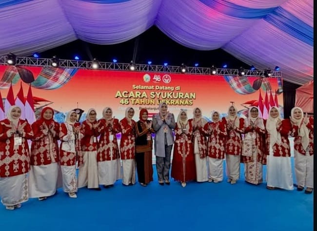 Foto bersama pada pembukaan HUT Dekranas ke-46 Tahun 2026, di Trans Studio Mall Makassar, Makasar, Sulawesi Selatan, Jumat, (10-7-2026). FOTO/ PROKOPIM PEMKAB ACEH BESAR