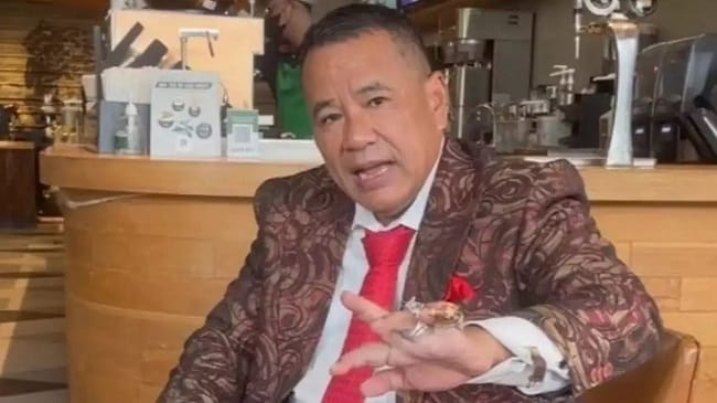 Pengacara Hotman Paris.