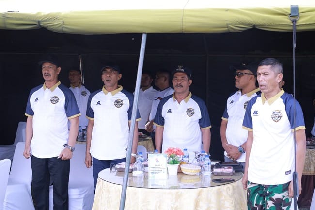 Wakil Bupati Aceh Besar Drs. Syukri A. Jalil bersama Forkopimda Aceh dan Aceh Besar menghadiri pembukaan Turnamen Sepak Bola Danlanud Cup III Tahun 2026 yang berlangsung di Lanud Sultan Iskandar Muda, Aceh Besar, Kamis (16/7/2026). FOTO/MC ACEH BESAR Wakil Bupati Aceh Besar Drs. Syukri A. Jalil bersama Forkopimda Aceh dan Aceh Besar menghadiri pembukaan Turnamen Sepak Bola Danlanud Cup III Tahun 2026 yang berlangsung di Lanud Sultan Iskandar Muda, Aceh Besar, Kamis (16/7/2026). FOTO/MC ACEH BESAR