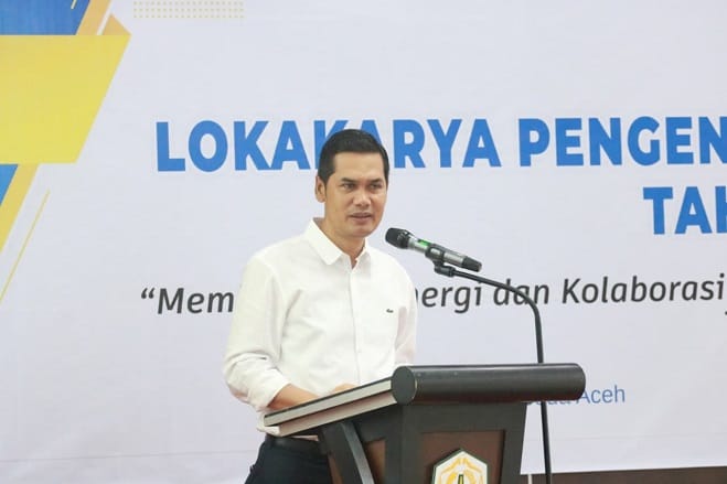 PERCEPAT PELAKSANAAN PROYEK – Sekda Aceh, M. Nasir menegaskan, bahwa Pemerintah Aceh terus mempercepat pelaksanaan 766 paket kegiatan Tambahan TKD Tahun Anggaran 2026 untuk percepatan rehabilitasi dan rekonstruksi pascabencana hidrometeorologi. Foto direkam beberapa waktu lalu. PERCEPAT PELAKSANAAN PROYEK – Sekda Aceh, M. Nasir menegaskan, bahwa Pemerintah Aceh terus mempercepat pelaksanaan 766 paket kegiatan Tambahan TKD Tahun Anggaran 2026 untuk percepatan rehabilitasi dan rekonstruksi pascabencana hidrometeorologi. Foto direkam beberapa waktu lalu.