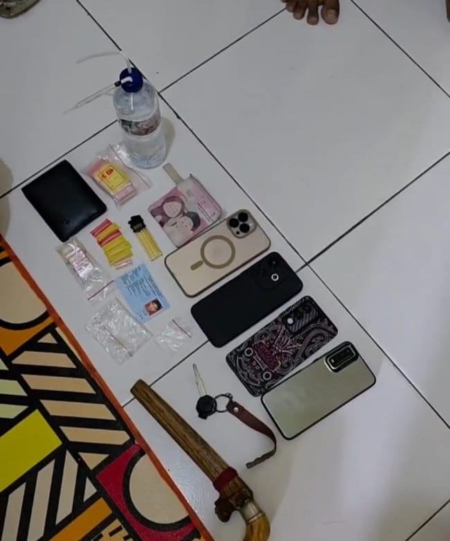 Barang bukti yang berhasil diamankan petugas hasil operasi antik (dok.Ditresnarkoba Kaltim) Barang bukti yang berhasil diamankan petugas hasil operasi antik (dok.Ditresnarkoba Kaltim)