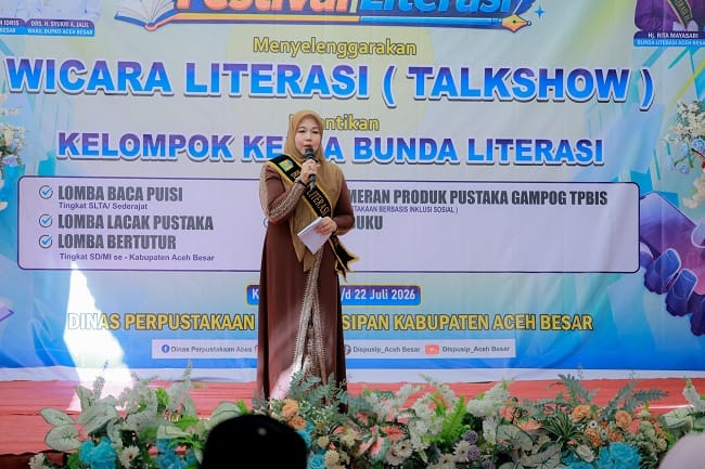 Bunda Literasi Aceh Besar Hj. Rita Mayasari secara resmi membuka Festival Literasi Aceh Besar 2026, di Kota Jantho, Senin (20/7/2026). FOTO/MC ACEH BESAR Bunda Literasi Aceh Besar Hj. Rita Mayasari secara resmi membuka Festival Literasi Aceh Besar 2026, di Kota Jantho, Senin (20/7/2026). FOTO/MC ACEH BESAR