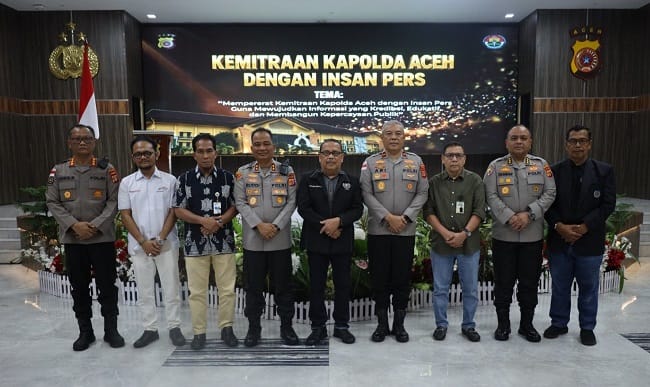 Kapolda Aceh, Irjen Pol. Ruddi Setiawan, S.I.K., S.H., M.H., saat memberikan keterangan kepada wartawan di Gedung Presisi Polda Aceh, Banda Aceh, Selasa (21/7/2026). Kapolda Aceh, Irjen Pol. Ruddi Setiawan, S.I.K., S.H., M.H., saat memberikan keterangan kepada wartawan di Gedung Presisi Polda Aceh, Banda Aceh, Selasa (21/7/2026).