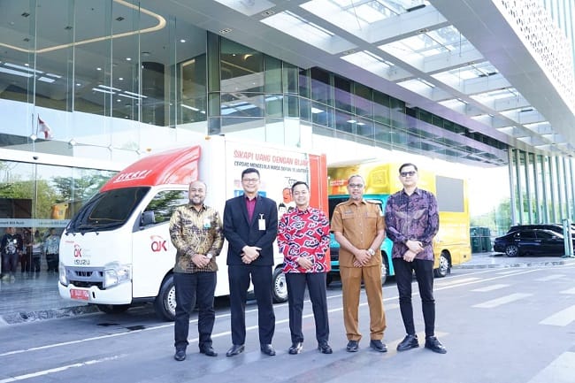 Kegiatan Literasi & Inklusi Keuangan melalui Gerakan Nasional Cerdas Keuangan (GENCARKAN)T di gelar bersama oleh Bank Syariah Indonesia Tbk (BSI) Regional Aceh bersama Otoritas Jasa Keuangan (OJK) Aceh dan Forum Komunikasi Industri Jasa Keuangan (FKIJK) Aceh /foto: BSI Kegiatan Literasi & Inklusi Keuangan melalui Gerakan Nasional Cerdas Keuangan (GENCARKAN)T di gelar bersama oleh Bank Syariah Indonesia Tbk (BSI) Regional Aceh bersama Otoritas Jasa Keuangan (OJK) Aceh dan Forum Komunikasi Industri Jasa Keuangan (FKIJK) Aceh /foto: BSI
