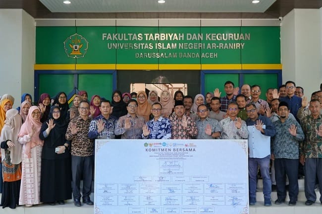 Ⓒ Hak cipta foto di atas dikembalikan sesungguhnya kepada pemilik foto Ⓒ Hak cipta foto di atas dikembalikan sesungguhnya kepada pemilik foto