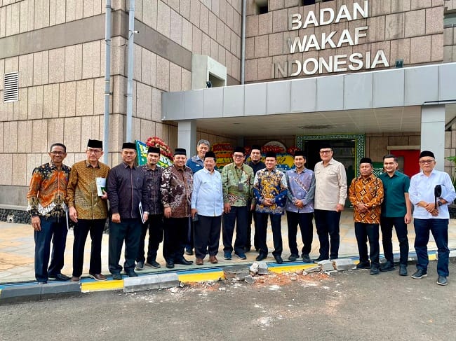 Pemerintah Aceh yang diwakili oleh Wagub Fadhlullah bersama para ulama melakukan kunjungan ke kantor Badan Wakaf Indonesia (BWI) Pusat di Jakarta, Kamis (23/7/2026). Pemerintah Aceh yang diwakili oleh Wagub Fadhlullah bersama para ulama melakukan kunjungan ke kantor Badan Wakaf Indonesia (BWI) Pusat di Jakarta, Kamis (23/7/2026).
