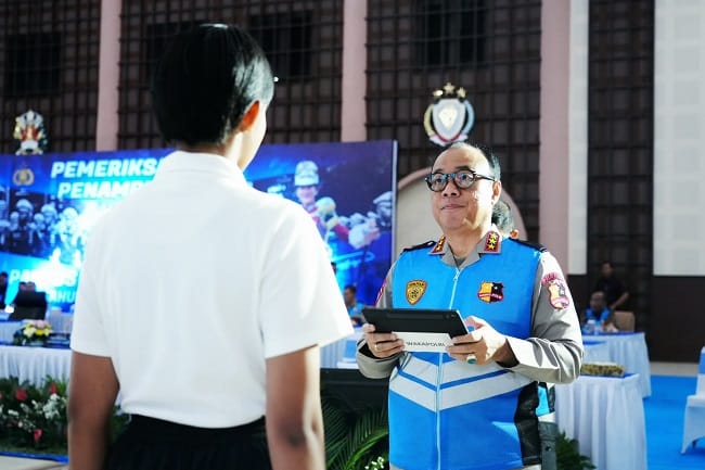 Wakapolri Pimpin Pemeriksaan Penampilan 404 Catar Wakapolri Pimpin Pemeriksaan Penampilan 404 Catar