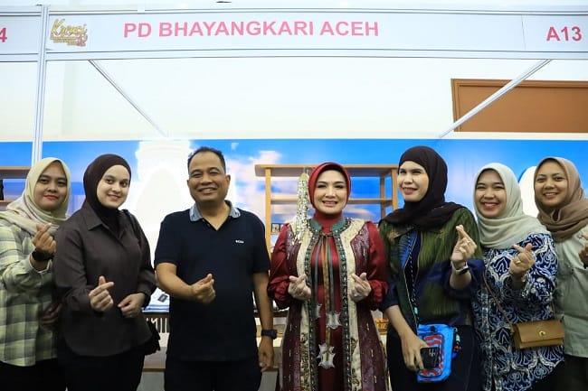 Kapolda Aceh Irjen Pol. Ruddi Setiawan, S.I.K., S.H., M.H., mengunjungi Stan Bhayangkari Daerah Aceh yang berpartisipasi dalam Bazar Kreasi Bhayangkari Nusantara (KBN) 2026 di Jakarta Convention Center (JCC), Senayan, Jakarta, Jumat (24/7/2026).
