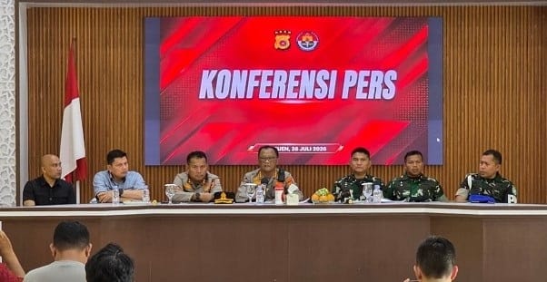 Kapolda Aceh Irjen Pol Ruddi Setiawan (tengah). (istimewa)