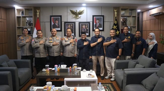 Kapolda Aceh dan Kepala KPP Pratama Banda Aceh Kapolda Aceh dan Kepala KPP Pratama Banda Aceh