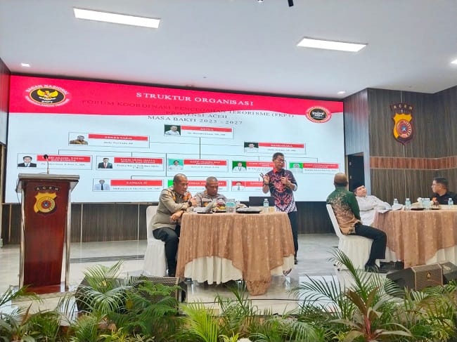 Dr. Wiratmadinata saat memaparkan materi pada kegiatan Pelatihan Pencegahan Terorisme dan Intoleransi Melalui Pendekatan Kearifan Lokal di Gedung Presisi Polda Aceh, Jeulingke, Banda Aceh, Kamis (30/7/2026). Dr. Wiratmadinata saat memaparkan materi pada kegiatan Pelatihan Pencegahan Terorisme dan Intoleransi Melalui Pendekatan Kearifan Lokal di Gedung Presisi Polda Aceh, Jeulingke, Banda Aceh, Kamis (30/7/2026).