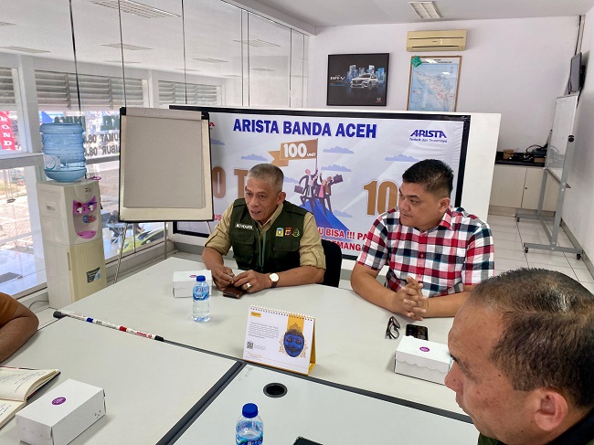 Tim Pengawas Lingkungan Hidup Aceh Besar melaksanakan inspeksi, pembinaan, dan pengawasan terhadap kepatuhan pengelolaan lingkungan di PT Armada Banda Jaya, showroom kendaraan Honda Arista, Kecamatan Darul Imarah, Kamis (30/7/2026). FOTO/MC ACEH BESAR Tim Pengawas Lingkungan Hidup Aceh Besar melaksanakan inspeksi, pembinaan, dan pengawasan terhadap kepatuhan pengelolaan lingkungan di PT Armada Banda Jaya, showroom kendaraan Honda Arista, Kecamatan Darul Imarah, Kamis (30/7/2026). FOTO/MC ACEH BESAR