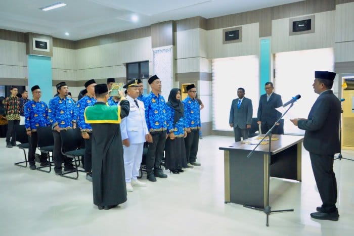 16 Pejabat Pemko Sabang Dilantik, Sekda Tekankan Profesionalisme dalam Bekerja