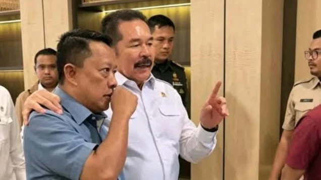 KASUS FEBRIE -- Kejaksaan Agung (Kejagung) resmi mengambil alih penanganan tiga perkara dugaan tindak pidana korupsi yang sebelumnya ditangani Kepolisian Republik Indonesia (Polri). Tiga perkara tersebut berkaitan dengan dugaan korupsi di PT Krakatau Steel, proyek Pembangkit Listrik Tenaga Uap (PLTU) PT PLN, serta pengelolaan dana PT Asabri. KASUS FEBRIE -- Kejaksaan Agung (Kejagung) resmi mengambil alih penanganan tiga perkara dugaan tindak pidana korupsi yang sebelumnya ditangani Kepolisian Republik Indonesia (Polri). Tiga perkara tersebut berkaitan dengan dugaan korupsi di PT Krakatau Steel, proyek Pembangkit Listrik Tenaga Uap (PLTU) PT PLN, serta pengelolaan dana PT Asabri.
