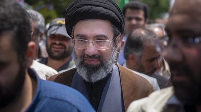 Foto Mojtaba Khamenei: (NurPhoto via Getty Images/NurPhoto) Foto Mojtaba Khamenei: (NurPhoto via Getty Images/NurPhoto)