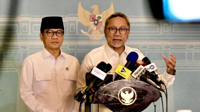Menteri Koordinator Bidang Pangan Zulkifli Hasan saat memberikan keterangan pers kepada awak media usai melaksanakan rapat terbatas bersama Presiden Prabowo di Kompleks Istana Kepresidenan Jakarta, Rabu (15/7/2026). Foto: BPMI Setpres Menteri Koordinator Bidang Pangan Zulkifli Hasan saat memberikan keterangan pers kepada awak media usai melaksanakan rapat terbatas bersama Presiden Prabowo di Kompleks Istana Kepresidenan Jakarta, Rabu (15/7/2026). Foto: BPMI Setpres