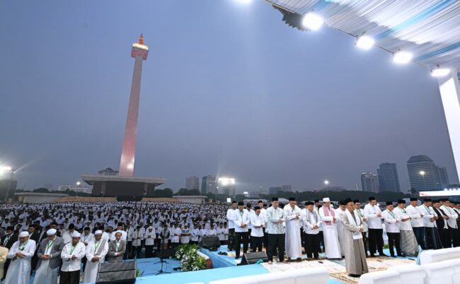 100.000 Jamaah Hadiri Zikir dan Doa Kebangsaan di Monas Foto: BPMI Setpres