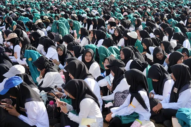 Mahasiswa baru Universitas Syiah Kuala mengikuti kegiatan Pembinaan Akademik dan Karakter Mahasiswa Baru (PAKARMARU) Tahun 2026. FOTO/Humas USK Mahasiswa baru Universitas Syiah Kuala mengikuti kegiatan Pembinaan Akademik dan Karakter Mahasiswa Baru (PAKARMARU) Tahun 2026. FOTO/Humas USK