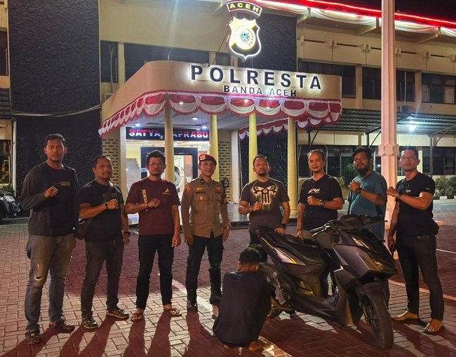 Polresta Banda Aceh mengungkap kasus dugaan tindak pidana penggelapan sepeda motor roda dua yang terjadi di wilayah hukum Polresta Banda Aceh. Seorang pria berinisial MM (20), warga Kecamatan Kutaraja, Kota Banda Aceh, diamankan pada Selasa (25/8/2026) malam. FOTO/ HUMAS POLRESTA BANDA ACEH