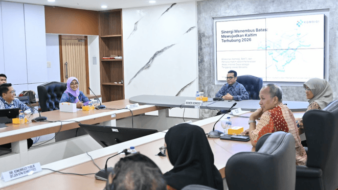 Wamenkomdigi Nezar Patria saat menerima audiensi Dinas Komunikasi dan Informatika Provinsi Kalimantan Timur di Kantor Kementerian Komdigi, Jakarta Pusat, Selasa (4/8/2026). Foto: Dok. Kemkomdigi Wamenkomdigi Nezar Patria saat menerima audiensi Dinas Komunikasi dan Informatika Provinsi Kalimantan Timur di Kantor Kementerian Komdigi, Jakarta Pusat, Selasa (4/8/2026). Foto: Dok. Kemkomdigi
