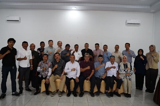 Tim Kajian Implementasi MoU Helsinki dan UUPA Lembaga Wali Nanggroe bersama tokoh masyarakat dan diaspora Aceh saat menggelar dialog penghimpunan aspirasi di Medan, Sumatera Utara, Sabtu (1/8/2026). Tim Kajian Implementasi MoU Helsinki dan UUPA Lembaga Wali Nanggroe bersama tokoh masyarakat dan diaspora Aceh saat menggelar dialog penghimpunan aspirasi di Medan, Sumatera Utara, Sabtu (1/8/2026).
