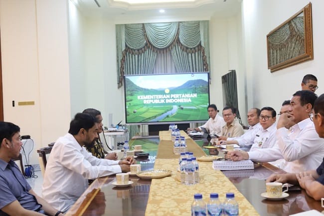 Gubernur Aceh, Muzakir Manaf (Mualem), melakukan audiensi dengan Menteri Pertanian (Mentan) RI Andi Amran Sulaiman di kediaman Menteri, Jakarta Selatan, Selasa (4/8/2026).