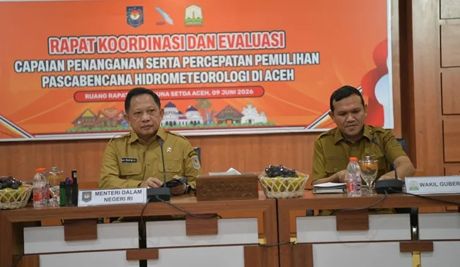 Menteri Dalam Negeri (Mendagri) Tito Karnavian (kiri) dan Wakil Gubernur Aceh Fadhlullah. FOTO/Istimewa Menteri Dalam Negeri (Mendagri) Tito Karnavian (kiri) dan Wakil Gubernur Aceh Fadhlullah. FOTO/Istimewa