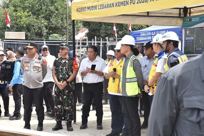 Kapolda Aceh Irjen Pol. Ruddi Setiawan, S.I.K., S.H., M.H., bersama unsur Forum Koordinasi Pimpinan Daerah (Forkopimda) Aceh menyambut kunjungan kerja Wakil Presiden Republik Indonesia, Gibran Rakabuming Raka, di Kabupaten Bireuen, Kamis (6/8/2026).