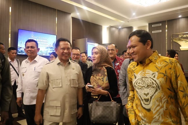 BERTEMU MENDAGRI – Wagub Aceh Fadhlullah menemui Mendagri Muhammad Tito Karnavian disela-sela Rakor Forkopimda Regional Sumatera Tahun 2026, di Batam, Rabu (12/8/2026). BERTEMU MENDAGRI – Wagub Aceh Fadhlullah menemui Mendagri Muhammad Tito Karnavian disela-sela Rakor Forkopimda Regional Sumatera Tahun 2026, di Batam, Rabu (12/8/2026).