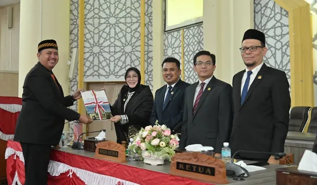 Ⓒ Hak cipta foto di atas dikembalikan sesungguhnya kepada pemilik foto Ⓒ Hak cipta foto di atas dikembalikan sesungguhnya kepada pemilik foto
