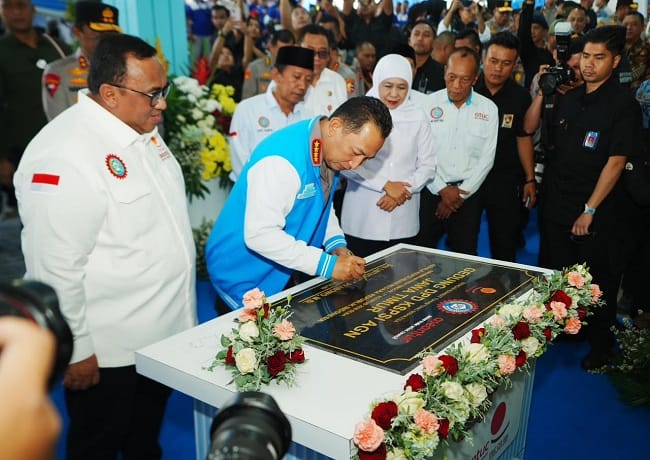 Kapolri meresmikan gedung DPD KSPSI AGN di Surabaya.