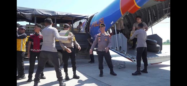 Foto: Bantuan logistik Kapolri Jenderal Listyo Sigit Prabowo untuk warga terdampak gempa bumi Flores tiba di Bandara Internasional Komodo, Labuan Bajo, Manggarai Barat, NTT, Sabtu (22/8/2026). Foto: Bantuan logistik Kapolri Jenderal Listyo Sigit Prabowo untuk warga terdampak gempa bumi Flores tiba di Bandara Internasional Komodo, Labuan Bajo, Manggarai Barat, NTT, Sabtu (22/8/2026).