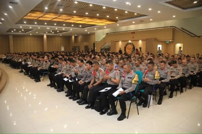 Personel Polri melakukan kegiatan edukasi dan sosialisasi kepada masyarakat sebagai bagian dari upaya pencegahan kebakaran hutan dan lahan di wilayah rawan karhutla. Sebanyak 403 personel Lemdiklat Polri disiapkan untuk memperkuat penyuluhan di delapan wilayah hukum Polda. Personel Polri melakukan kegiatan edukasi dan sosialisasi kepada masyarakat sebagai bagian dari upaya pencegahan kebakaran hutan dan lahan di wilayah rawan karhutla. Sebanyak 403 personel Lemdiklat Polri disiapkan untuk memperkuat penyuluhan di delapan wilayah hukum Polda.