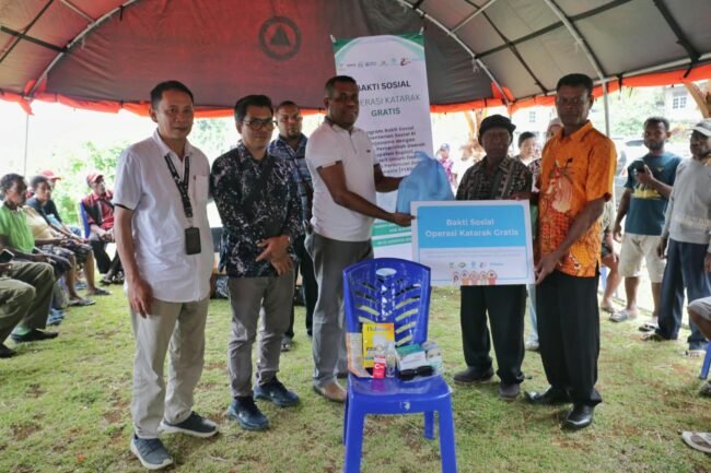 Kemensos Gelar Operasi Katarak Gratis di Supiori Papua Foto: dok. Kemensos