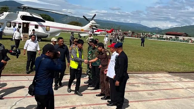 WAPRES MENDARAT DI GAYO LUES - Wapres RI, Gibran Rakabuming Raka tiba mendarat di Lapangan Stadion Seribu Bukit Blangkejeren, Kabupaten Gayo Lues, Provinsi Aceh, Kamis (6/8/2026). WAPRES MENDARAT DI GAYO LUES - Wapres RI, Gibran Rakabuming Raka tiba mendarat di Lapangan Stadion Seribu Bukit Blangkejeren, Kabupaten Gayo Lues, Provinsi Aceh, Kamis (6/8/2026).