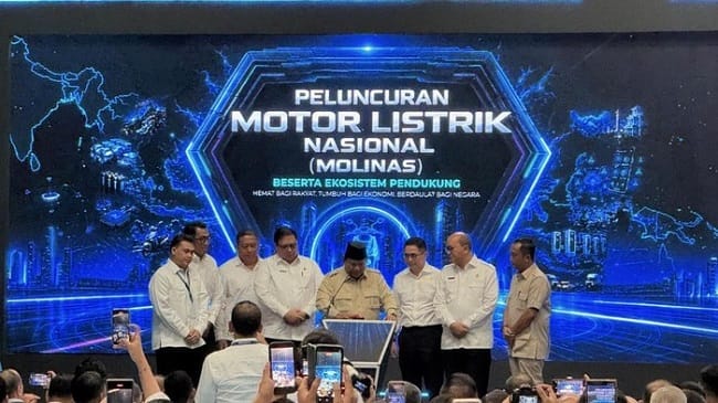 Prabowo meresmikan ekosistem motor listrik nasional produksi PT Ilectra Motor Group (ALVA). (Eva/detikcom) Prabowo meresmikan ekosistem motor listrik nasional produksi PT Ilectra Motor Group (ALVA). (Eva/detikcom)