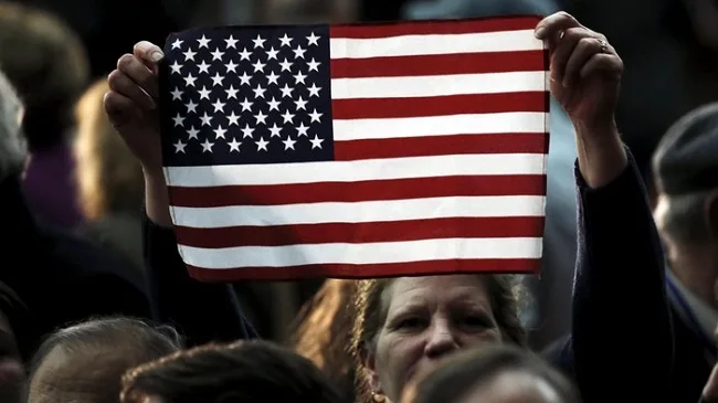 Ilustrasi Bendera Amerika Serikat (Foto: REUTERS/Mike Segar) Ilustrasi Bendera Amerika Serikat (Foto: REUTERS/Mike Segar)