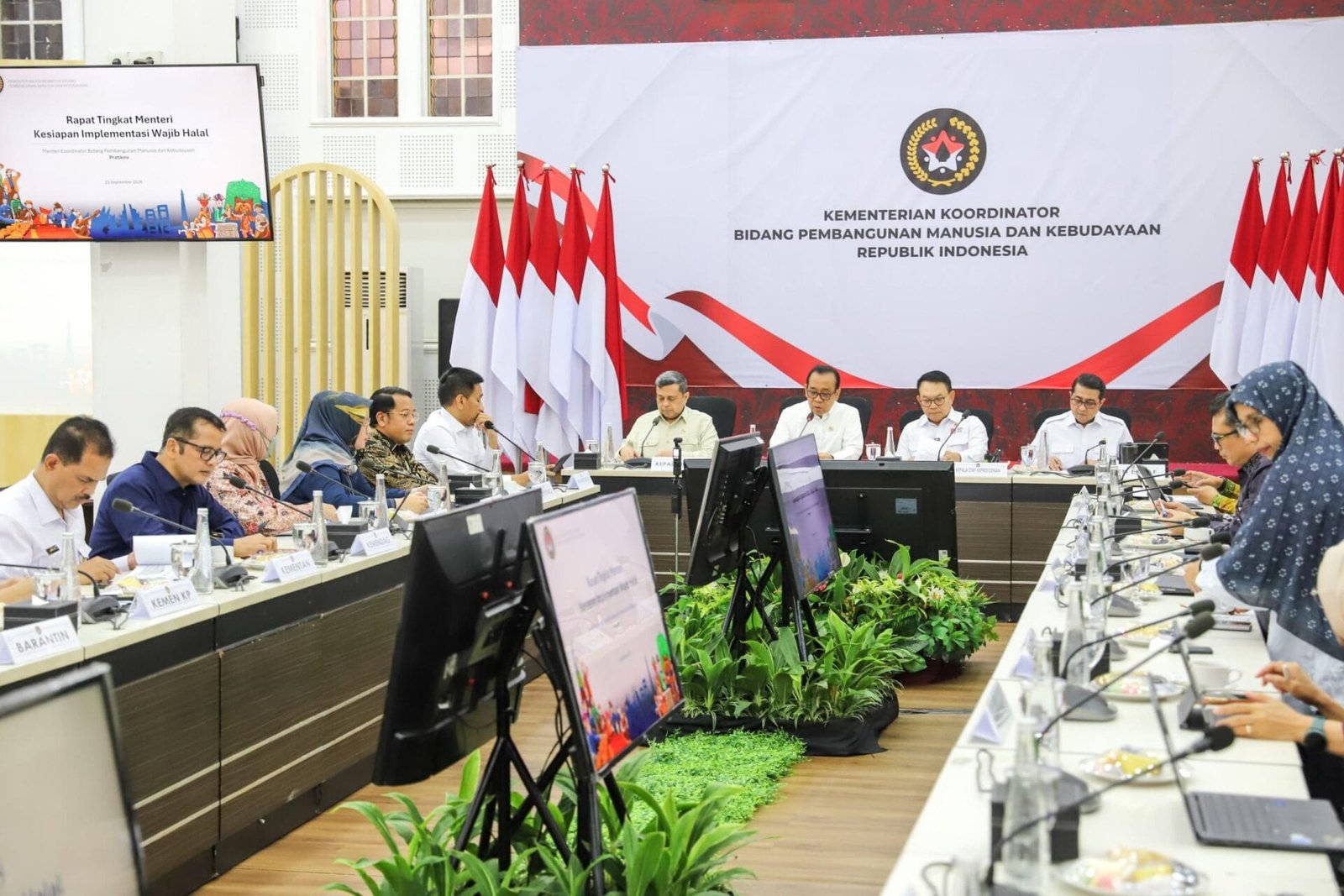 Menko PMK Tegaskan Sertifikasi Halal Beri Kepastian bagi Konsumen dan Dunia Usaha