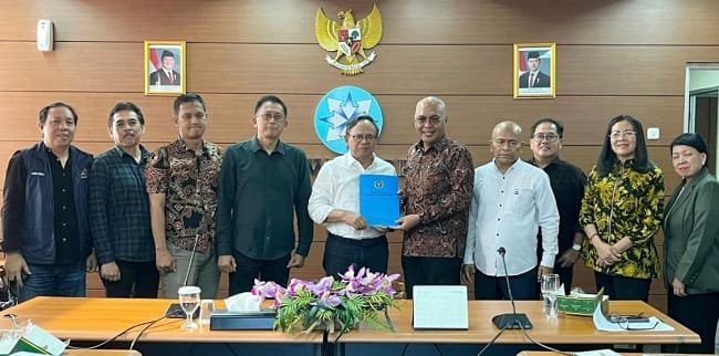 Delegasi PWI Pusat bertemu Ketua Dewan Pers, Prof. Komaruddin Hidayat dan jajaran di Jakarta, Rabu, 2 September 2026 yang secara khusus membahas penyelenggaraan HPN dan wacana perubahan tata kelolanya. (Dok PWI Pusat) Delegasi PWI Pusat bertemu Ketua Dewan Pers, Prof. Komaruddin Hidayat dan jajaran di Jakarta, Rabu, 2 September 2026 yang secara khusus membahas penyelenggaraan HPN dan wacana perubahan tata kelolanya. (Dok PWI Pusat)